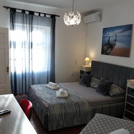 Santa Barbara Case de vacanță Drivenik