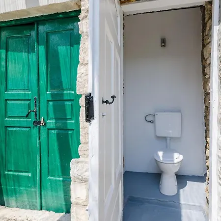 Case de vacanță Santa Barbara Drivenik